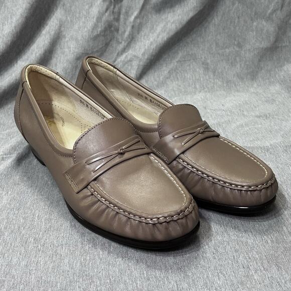 SAS Easier Loafers Clogs Shoes Womens Size 9.5 M Beige Leather Slip On Comfort - Picture 6 of 16